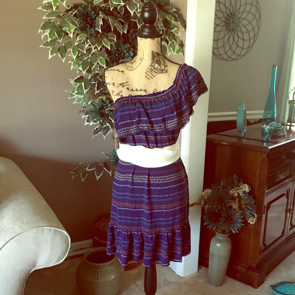 Single-Shoulder Stitched Dress